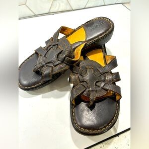 Born Woman’s Black Slide Sandal Size 6 Hand Crafted Leather Shield Design